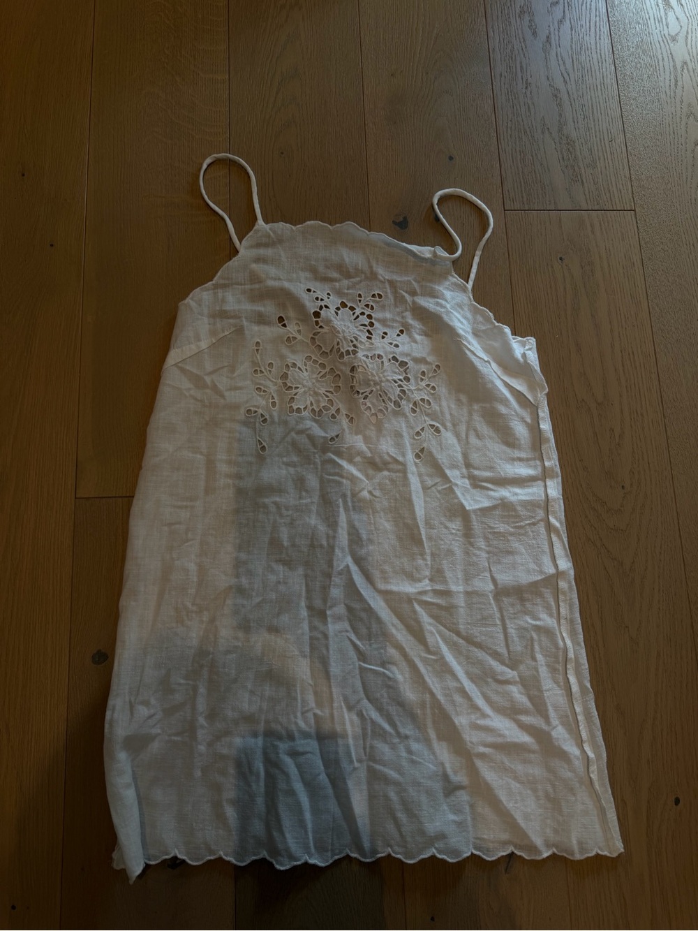 NWT H&M White Eyelet Scallop-Hem Minidress - Picture 4 of 5
